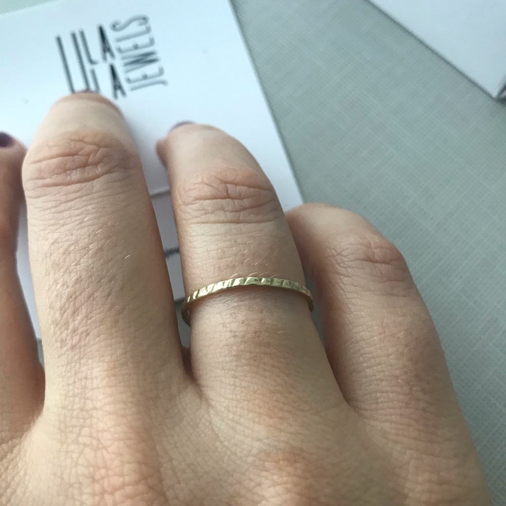 Thin gold band